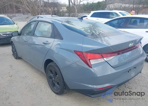 2022 Hyundai Elantra Sel z USA, uszkodzony, nr VIN KMHLS4AG9NU313716